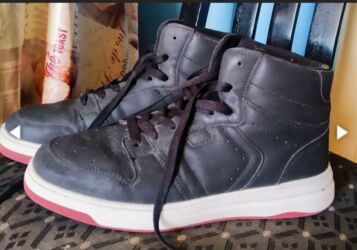 Ostala muška odeća: Muška odeća i obuća dogovor oko cene lično preuzimanje Beograd Novi na lalafo.rs — 5 Ostala muška odeća: Muška odeća i obuća dogovor oko cene lično preuzimanje Beograd Novi — 5