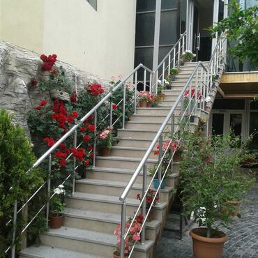 Pilləkən məhəccərləri: Alminum və neryaveyka məhəccər. 47 aznden başlayan qiymətlərlə.çox — 9