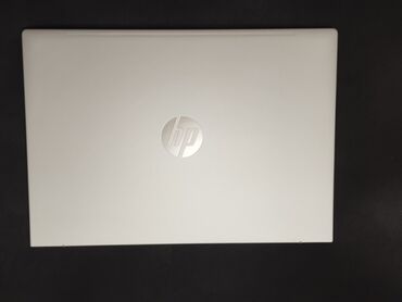 Lenovo: Çox az işlənib.Ofisin bağlanmağı səbəbi ilə satılır. HP noutbuklarının