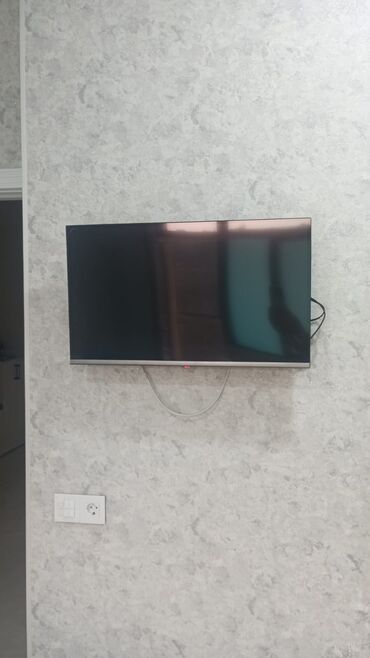 smart tv azerbaycan kanallari: Televizor Sharp LCD 82"