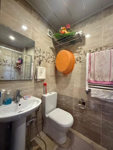 Balkonlar: Satılır: Mənzilin eyvanı Kristal 2 Də Kupçalı 2 Otaq. 55 Kv. 105 — 12