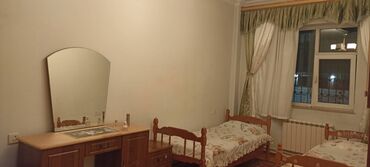 Uzunmüddətli kirayə mənzillər: Binanın önündə avtobus dayanacağı və yanında Bazarstor marketi -da lalafo.az — 4 Uzunmüddətli kirayə mənzillər: Binanın önündə avtobus dayanacağı və yanında Bazarstor marketi — 4