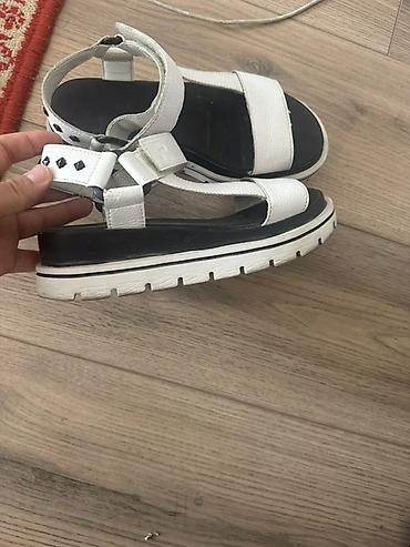 nike react: Босоножки, 36, Rieker, Б/у, цвет - Белый, Платная доставка, Самовывоз — 4