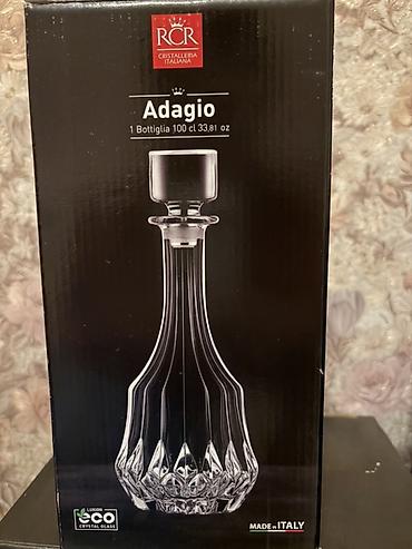glass: RCR Cristalleria Italiana Adagio qrafin İtaliya istehsalı olan zərif — 1