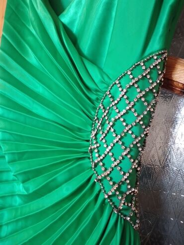 Ziyafət donları: Geyimler hamisi birlikte ve ya tek tek satilir. Maraqlananlar mesja — 9