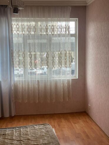 Uzunmüddətli kirayə mənzillər: Nəsimi rayonu, 3-cü mikrorayon, “Əcəmi” metro stansiyasına yaxın — 14