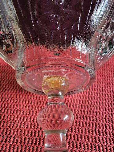 Ostalo posuđe: Bombonijera italijanska presovano staklo 70,80te. god. Sve na na lalafo.rs — 9 Ostalo posuđe: Bombonijera italijanska presovano staklo 70,80te. god. Sve na — 9