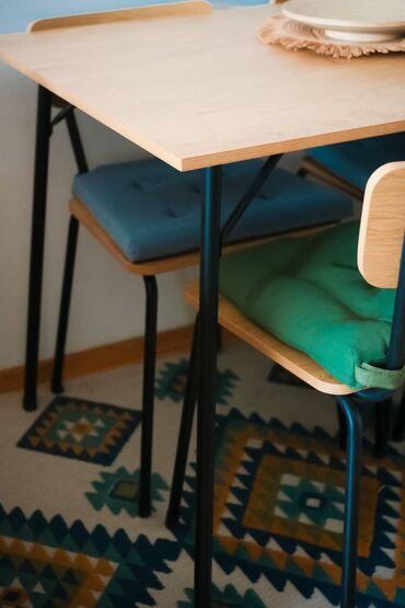 Stolovi: Cena seta: 9.995 RSD (moguća kupovina i odvojeno) Topao, skandinavski — 4