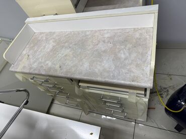 сурот тартуу жаныбарлар: Кеңсе үчүн тумба, Колдонулган, ЛДСП, түсү - Ак