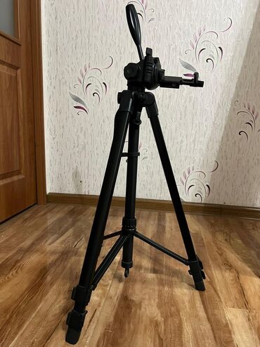 штатив профессиональный: Штатив для фото/видео с панорамной 3D-головкой - Материал