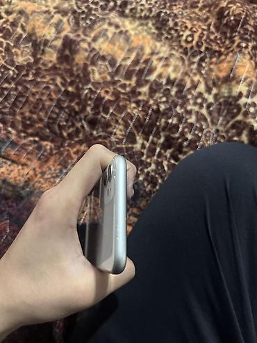 Apple iPhone: IPhone 11, Б/у, 128 ГБ, Белый, 67 % — 6
