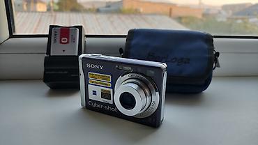 core 2: Компактная цифровая камера Sony Cyber‑shot с объективом Carl Zeiss. - — 2