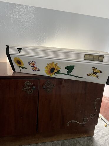 кольцевая лампа б у: Вытяжка для кухни в рабочем состоянии