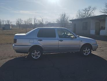 Volkswagen: Volkswagen Vento: 1997 г., 1.8 л, Механика, Газ, Седан — 10