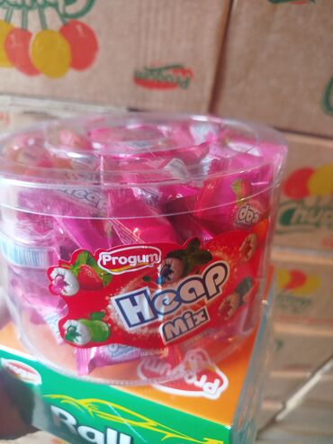 Кондитерские изделия, сладости: Набор кондитерских изделий ассорти: 1) Trolli Center Filled Fruit — 5