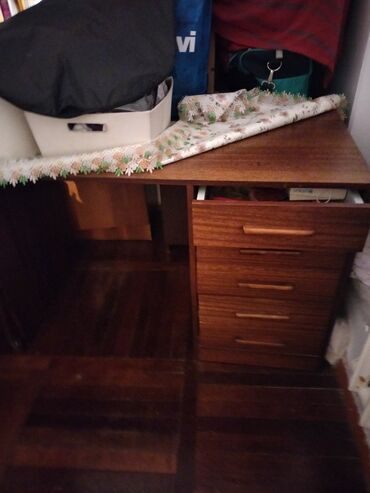 защитный барьер для взрослой кровати бишкек: Рабочий стол в отличном состоянии красивого коричневого цвета