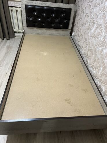 купить тапчан: Односпальная кровать с мягким изголовьем и выдвижными ящиками. -