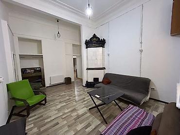 Kommersiya daşınmaz əmlakının satışı: Axundov bağı yanında, memarlıq abidəsi olan tarixi binanın 1-ci — 4