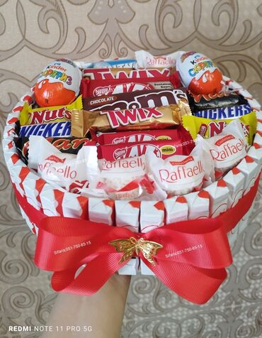 Şokolad buketləri: Kinder buketleri ve sebetleri sifarisle hazirlanir Sifarisler en az 1 — 6