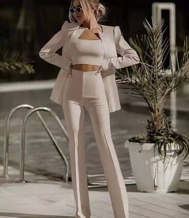 Gornji i donji deo: Trodelni kompleti — 9