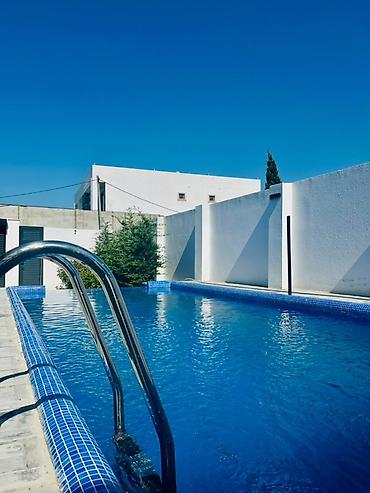 həyət qapısı: 🌿🏡 Günlük Kirayə Həyət Evi – Rahat və Sakit İstirahət! 🏊‍♂️ Şəhərin — 1