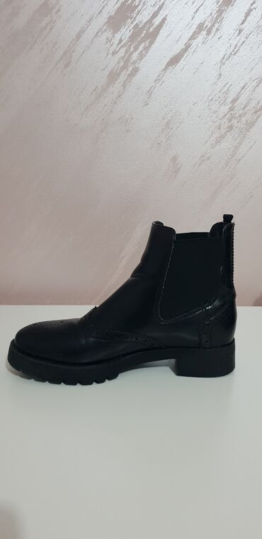 Gležnjače: Gležnjače, 38 — 9