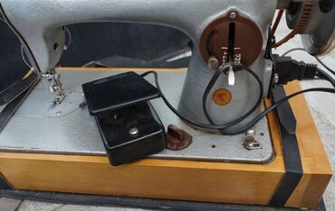 Qədim tikiş maşınları: Tikiş maşını "Podolsk 2M-33" Təzə vəziyyətdə, çox az istifadə olunmuş — 19