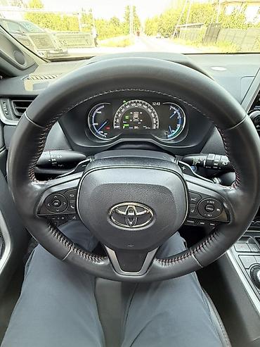 byd d1: Toyota RAV4: 2021 г., 2.5 л, Вариатор, Гибрид, Кроссовер — 10