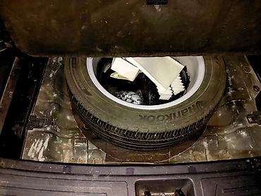 bmw e 38: Hyundai ix35: 1.9 l | 2011 il Sedan — 8
