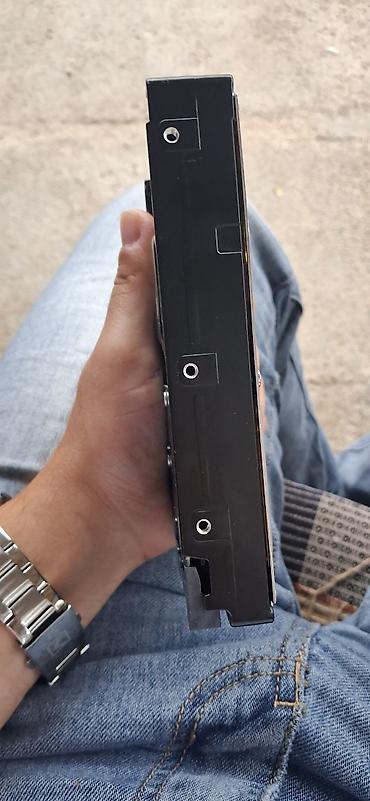 disk satisi: 3.5" SATA sərt disk (HDD) - Form-faktor: 3.5" - İnterfeys: SATA (SATA — 7