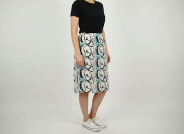 Skirts: Women`s skirt, size L