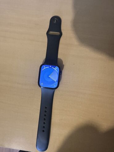 Наручные часы: Apple Watch series 9 45mm
С коробкой,зарядкой, в отличном состоянии