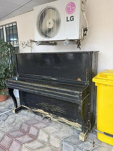 pianino akustik: Upright (şaquli) pianino – klassik dizayn, qara rəngli korpus — 4