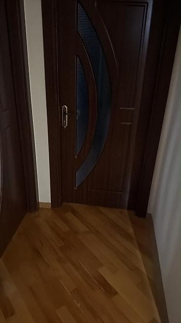 tek matraslar: Daxili qapı – tünd qəhvəyi ağac naxışlı, şüşəli model - Material — 3
