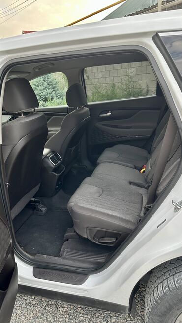 Hyundai: Hyundai Santa Fe: 2018 г., 2.4 л, Автомат, Бензин, Кроссовер at lalafo.kg — 8 Hyundai: Hyundai Santa Fe: 2018 г., 2.4 л, Автомат, Бензин, Кроссовер — 8