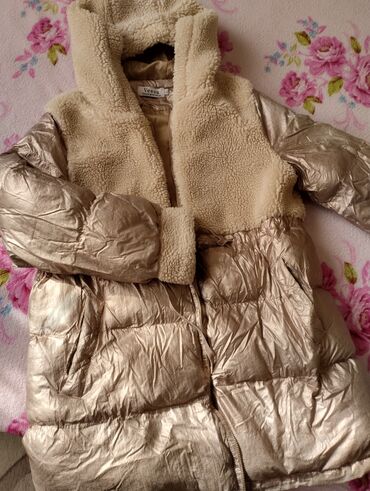оригинал куртки: Продается теплая красивая куртка на девочку 9-10 лет