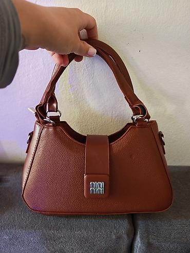 kožne helanke: Ženska torba – smeđa, elegantna i funkcionalna - Materijal: veštačka — 1