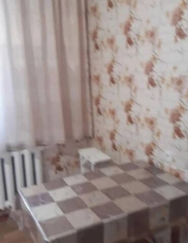 однокомнатная квартира на долгий срок: 2 бөлмө, Кыймылсыз мүлк агенттиги, Чогуу жашоосу жок, Жарым -жартылай эмереги бар