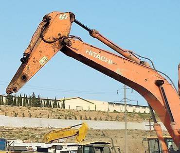 Ekskavatorlar: Hitachi ZAXIS 470 LCH modeli, ağır işlər üçün nəzərdə tutulmuş güclü — 10