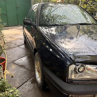 Volkswagen: Volkswagen Golf: 1993 г., Механика, Бензин, Хэтчбэк — 1