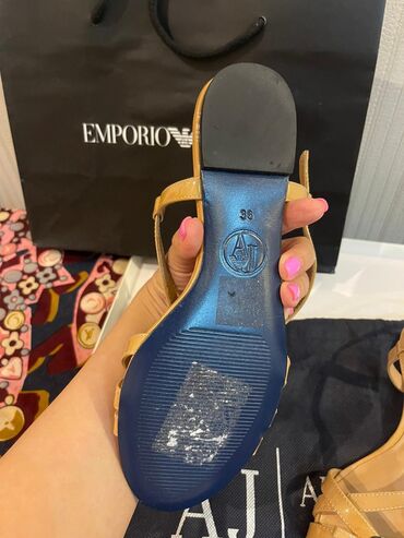 Basanoşka və səndəllər: Ölçü: 36, rəng - Bej, Yeni — 16