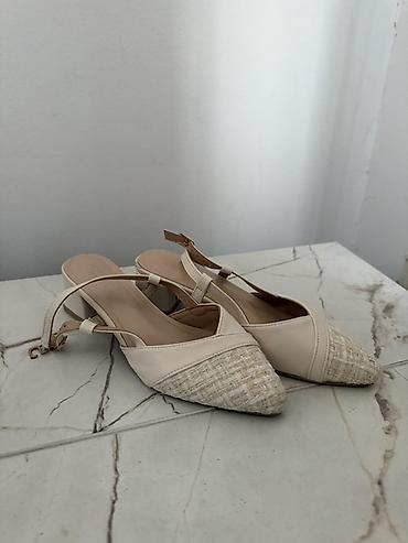 Туфли, 36, Hong-Quan, Новый, цвет - Бежевый at lalafo.kg Туфли, 36, Hong-Quan, Новый, цвет - Бежевый