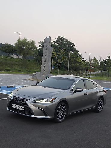 Другие детали салона: Lexus — центральная консоль и интерьер с премиальным функционалом — 19