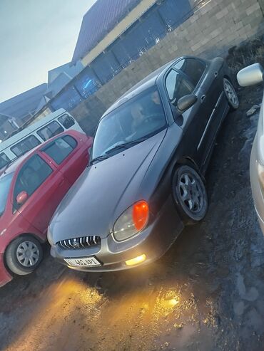 Hyundai: Hyundai Sonata: 2000 г., 2 л, Механика, Газ, Седан — 10