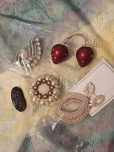 Броши: Брошь, Женские, Бусины, Б/у — 10