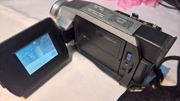 Video kamere: 1. Panasonic NV-GS75 - Camcorder - 540 Kpix - optical zoom: 10 x - — 5
