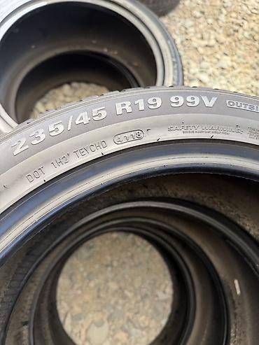 Шины: Комплект зимних шин Kumho (шипов нет) 235/45 R19 99V XL, M+S — 3