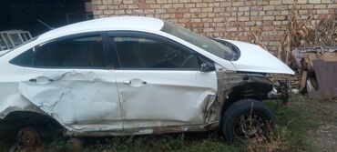 Другие детали кузова: Hyundai Solaris седан, белый, на разбор по запчастям. Основные узлы и