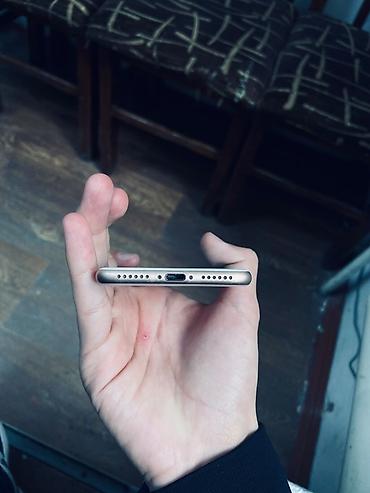 Apple iPhone: IPhone 8, Новый, 64 ГБ, Золотой, Чехол, 73 % — 6