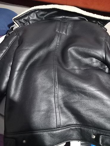 Zimske jakne: Ženska biker jakna sa postavom od veštačkog krzna (shearling stil) - — 3